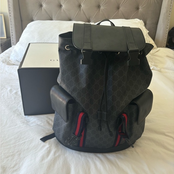 Gucci GG Supreme Backpack Black Red Stripes - 100% Authentic. - Picture 3 of 13